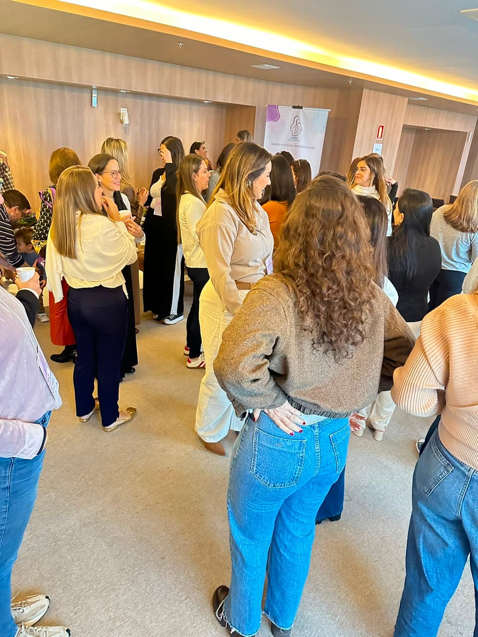 Mães em troca e conexão na comunidade