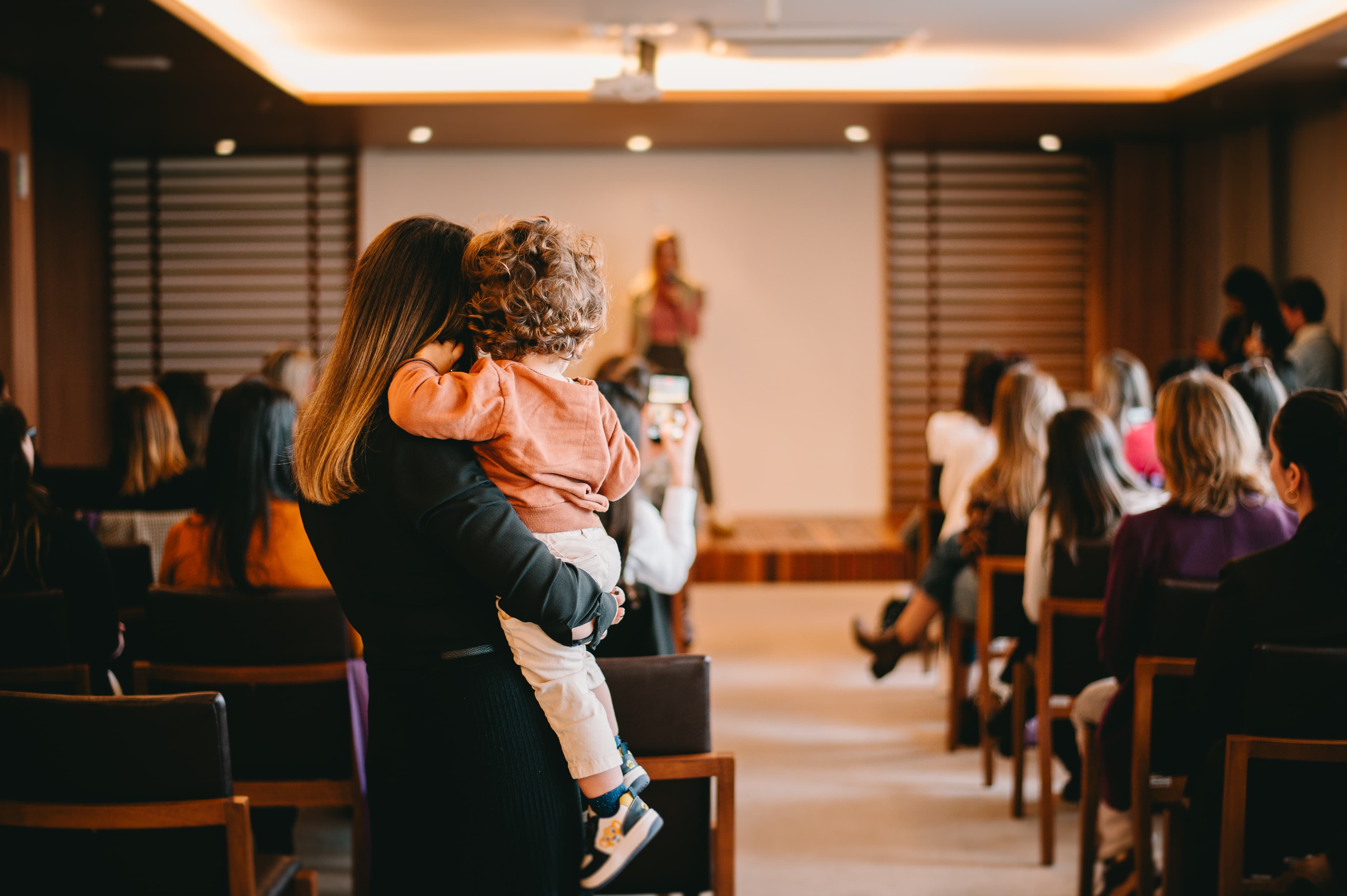 Mãe com filho no primeiro evento Mães que Acontecem