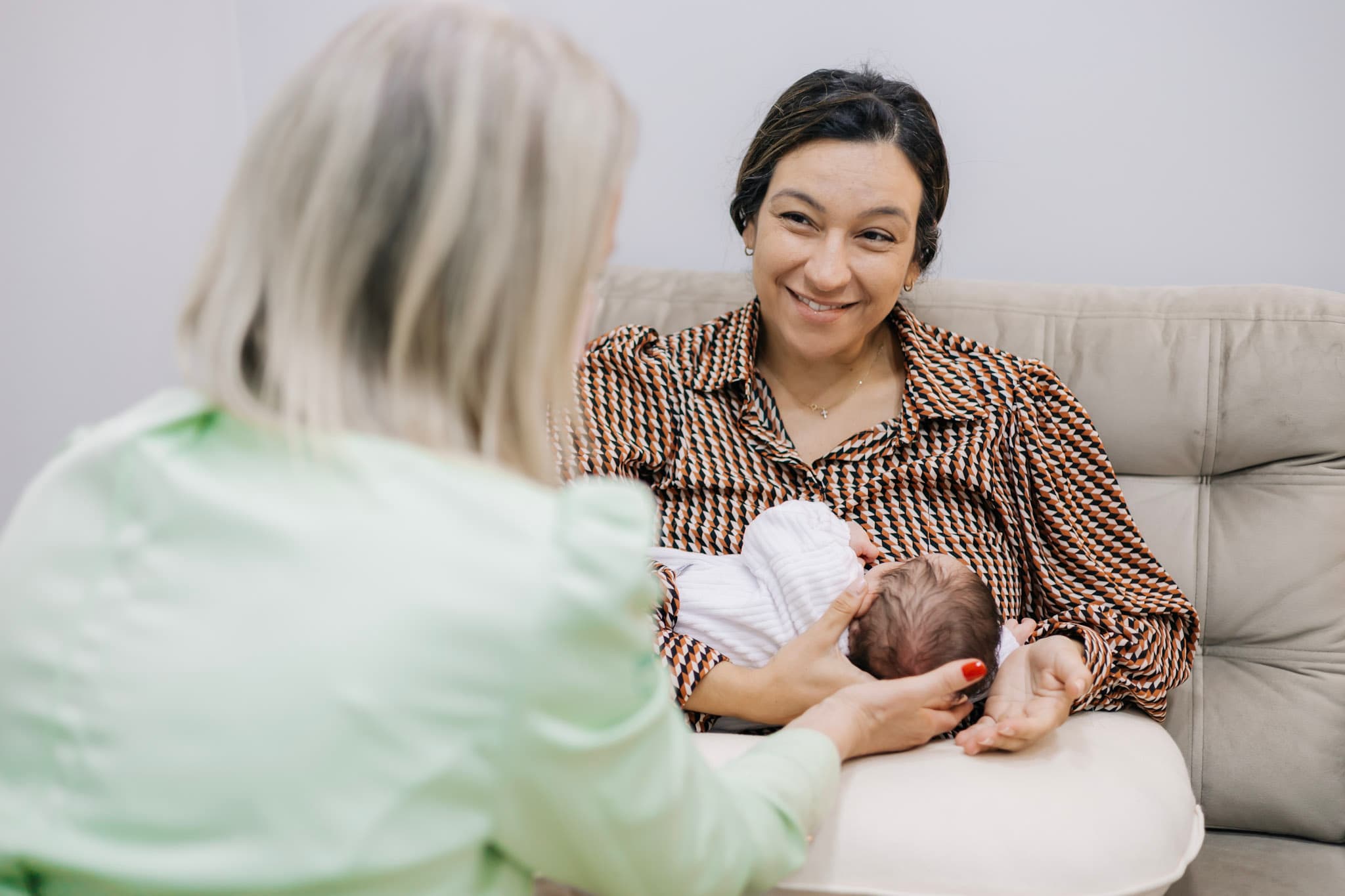 Consultora IBCLC em atendimento domiciliar